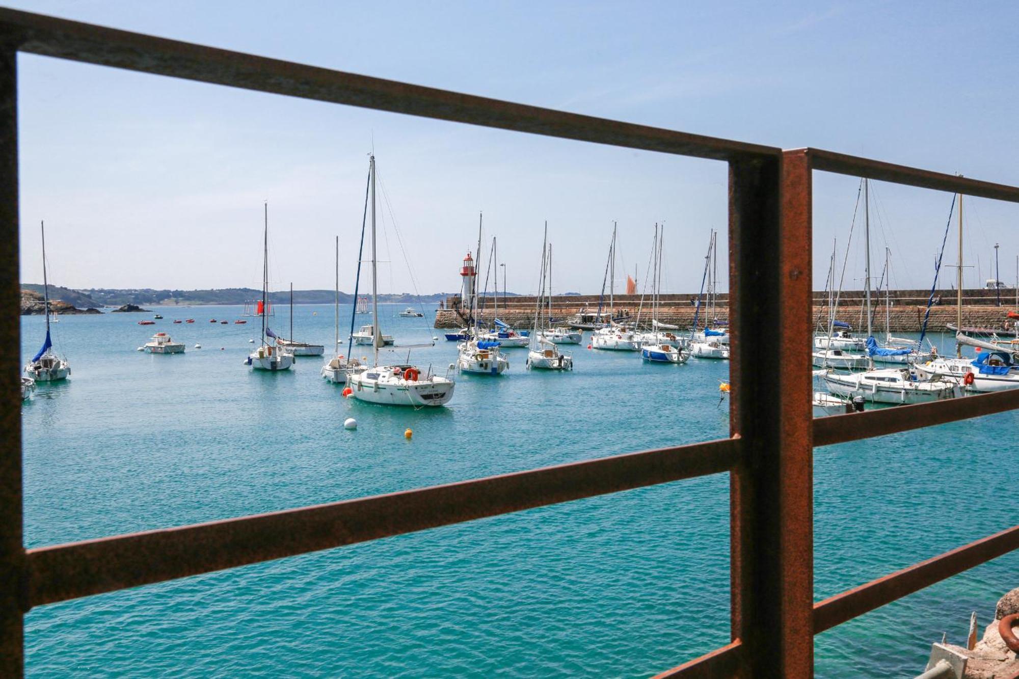 25m De La Plage, Vue Mer, Pour 4 Apartment Erquy
