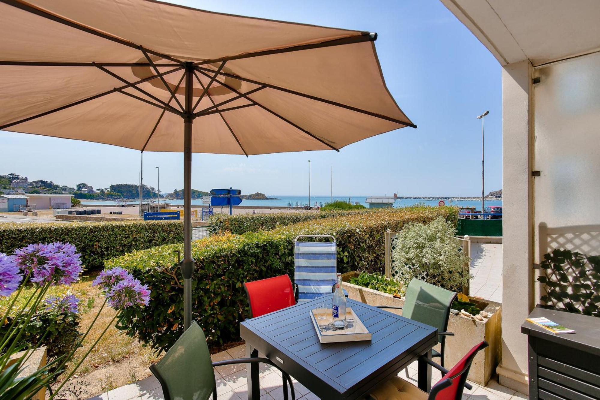 25m De La Plage, Vue Mer, Pour 4 Apartment *